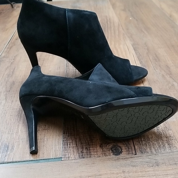 Calvin Klein Women's Nastassia Ankle Booties Women - Picture 2 of 4